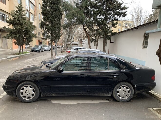 Mercedes E 240 1999, 279,000 km - 2.4 l - Bakı