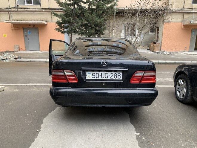 Mercedes E 240 1999, 279,000 km - 2.4 l - Bakı