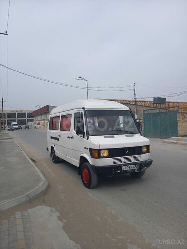 Mercedes 208 D 1985, 20,000 km - 2.5 л - Bakı