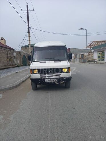 Mercedes 208 D 1985, 20,000 km - 2.5 л - Bakı
