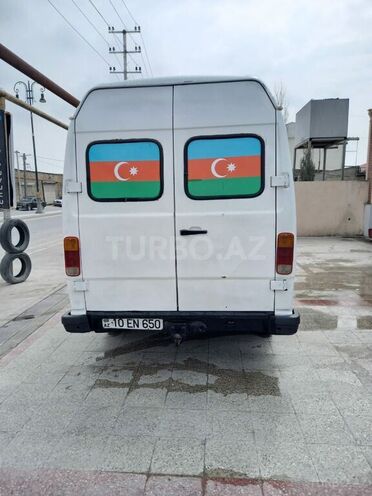Mercedes 208 D 1985, 20,000 km - 2.5 л - Bakı