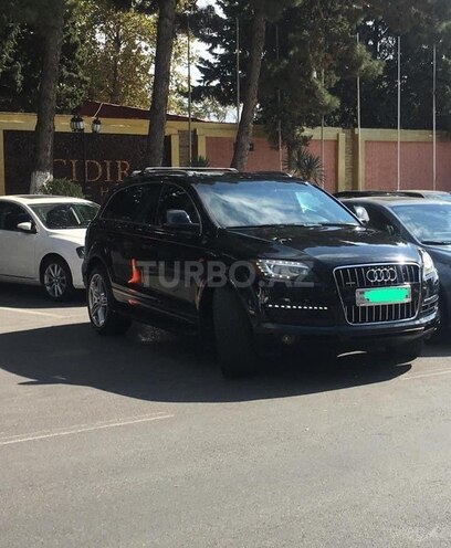 Audi Q7 2006, 168,000 km - 4.2 l - Sumqayıt