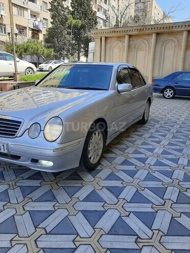 Mercedes E 240 2001, 221,356 km - 2.4 l - Bakı
