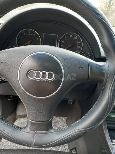 Audi A4 2003, 250,000 km - 1.8 l - Bakı