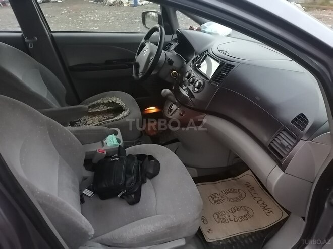 Mitsubishi Grandis 2003, 195,130 km - 2.4 l - Bakı