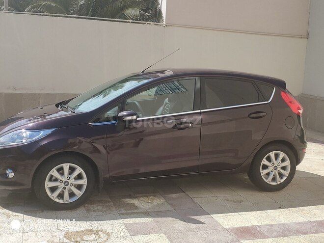 Ford Fiesta 2011, 96,000 km - 1.4 l - Bakı