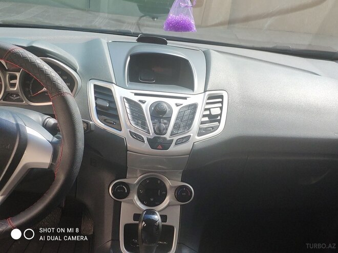 Ford Fiesta 2011, 96,000 km - 1.4 l - Bakı