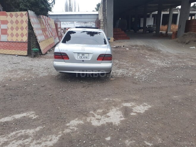 Mercedes E 240 2001, 290,000 km - 2.6 л - Tovuz