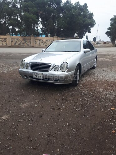 Mercedes E 240 2001, 290,000 km - 2.6 л - Tovuz