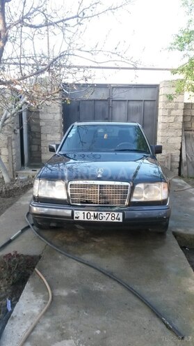 Mercedes E 220 1993, 385,000 km - 2.2 l - Bakı
