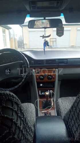 Mercedes E 200 1992, 726,984 km - 2.0 л - Ucar