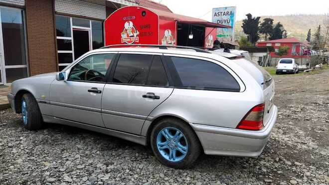 Mercedes C 200 2000, 398,765 km - 2.0 л - Astara