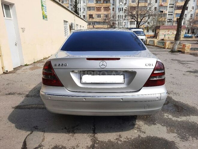 Mercedes E 220 2003, 285,783 km - 2.2 л - Bakı