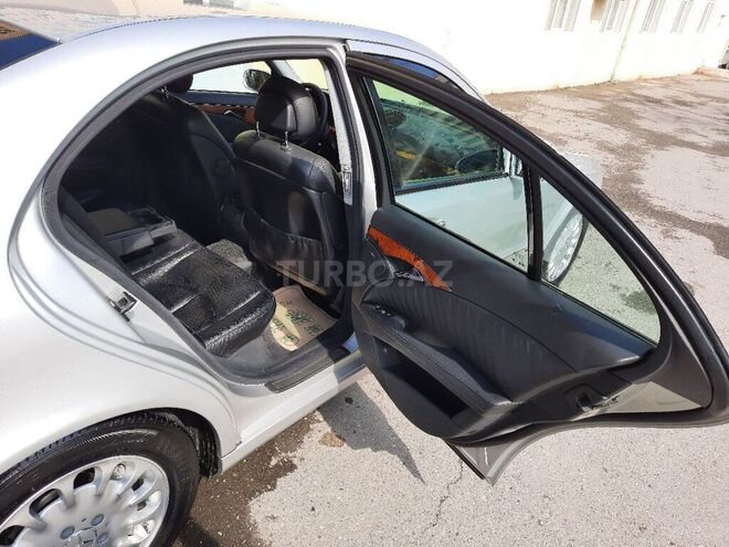 Mercedes E 220 2003, 285,783 km - 2.2 л - Bakı