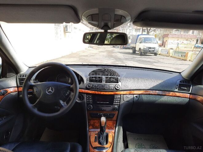 Mercedes E 220 2003, 285,783 km - 2.2 л - Bakı