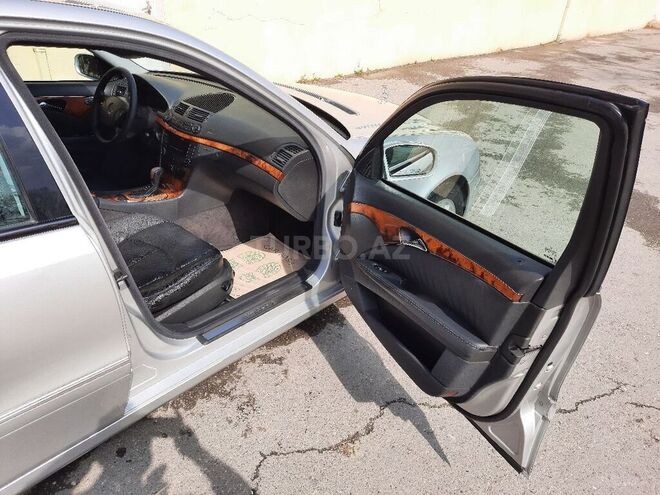 Mercedes E 220 2003, 285,783 km - 2.2 л - Bakı