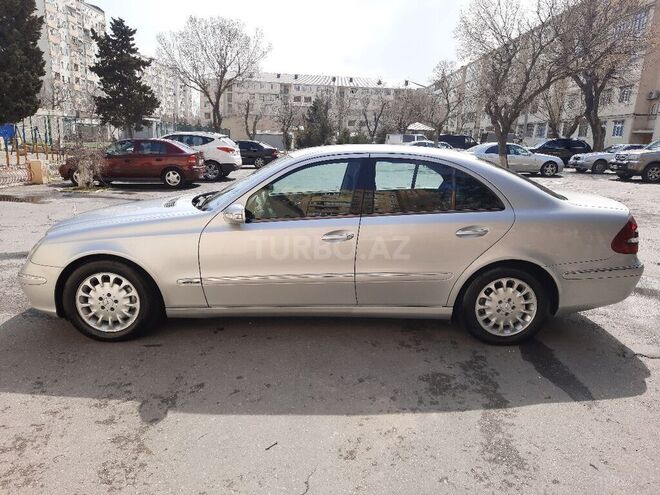 Mercedes E 220 2003, 285,783 km - 2.2 л - Bakı