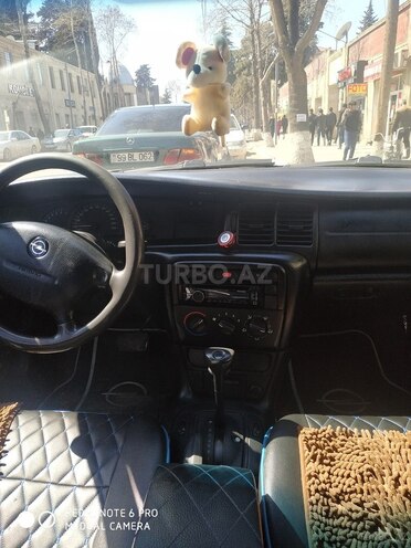 Opel Vectra 1997, 440,123 km - 1.8 l - Qazax