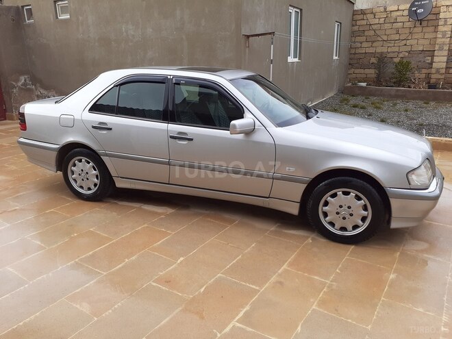 Mercedes C 240 2000, 107,000 km - 2.4 л - Bakı