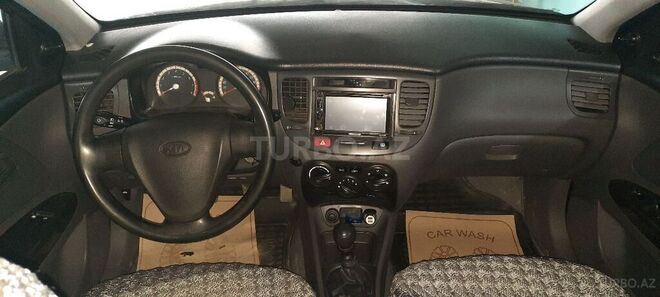 Kia Rio 2011, 100,000 km - 1.4 л - Şirvan