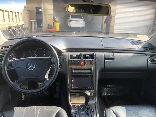 Mercedes E 280 1997, 260,000 km - 2.8 л - Bakı