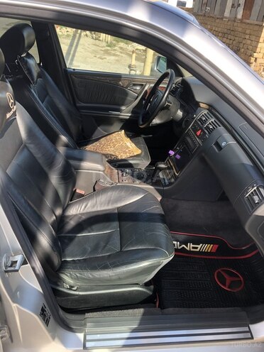 Mercedes E 280 1997, 260,000 km - 2.8 л - Bakı