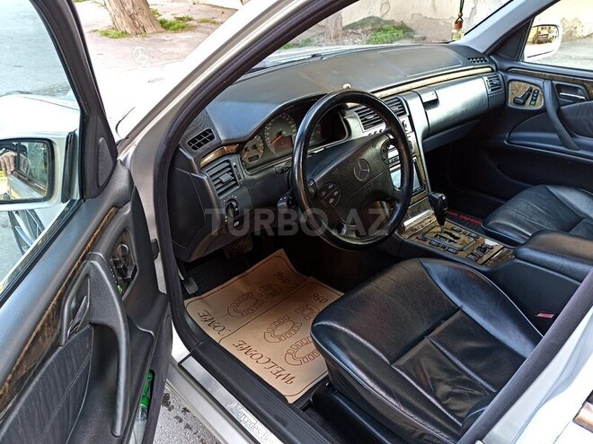Mercedes E 320 2002, 320,000 km - 3.2 l - Bakı