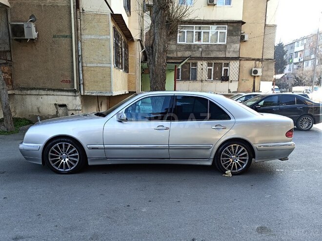 Mercedes E 320 2002, 320,000 km - 3.2 l - Bakı