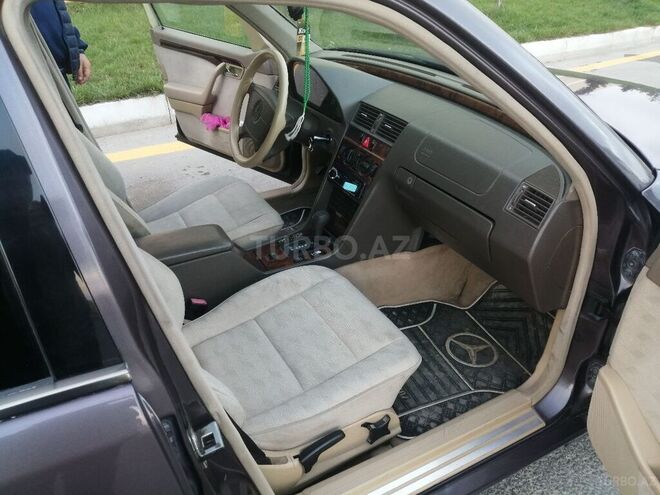 Mercedes C 220 1995, 323,155 km - 2.2 l - Bakı