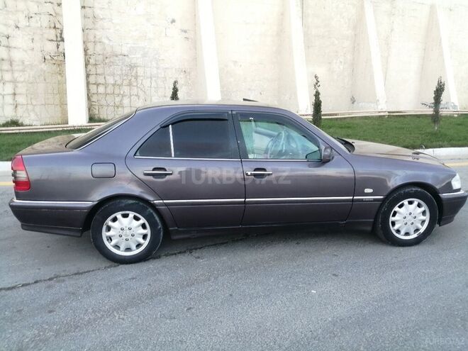 Mercedes C 220 1995, 323,155 km - 2.2 l - Bakı
