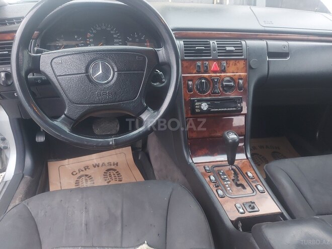 Mercedes E 220 1999, 400,000 km - 2.2 л - Şabran