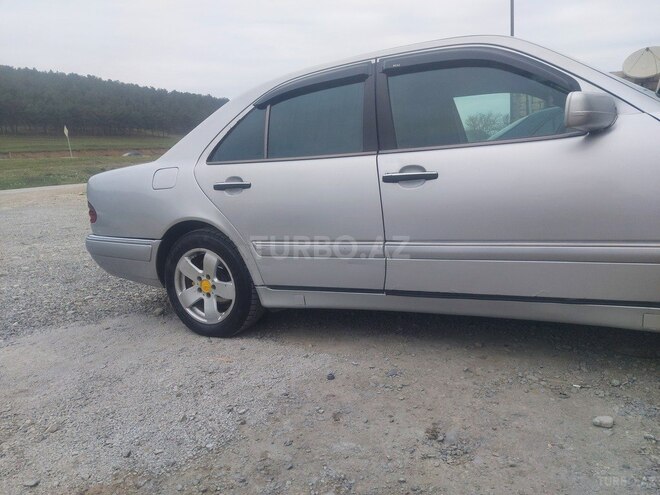 Mercedes E 220 1999, 400,000 km - 2.2 л - Şabran
