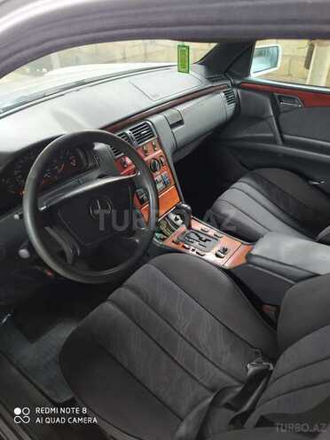 Mercedes E 240 1998, 150,000 km - 2.4 l - Göyçay