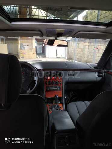 Mercedes E 240 1998, 150,000 km - 2.4 l - Göyçay