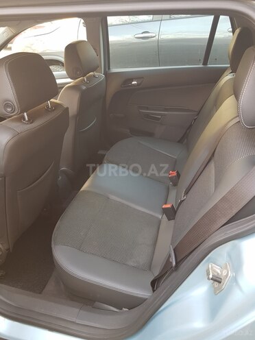 Opel Astra 2009, 173,000 km - 1.4 л - Bakı