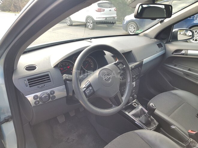 Opel Astra 2009, 173,000 km - 1.4 л - Bakı