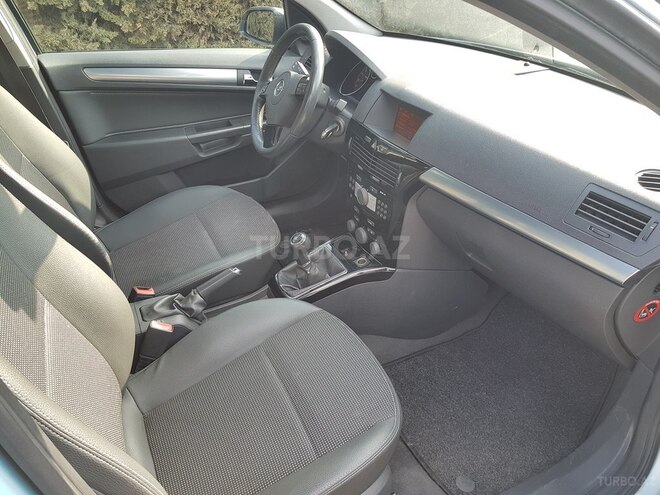 Opel Astra 2009, 173,000 km - 1.4 л - Bakı