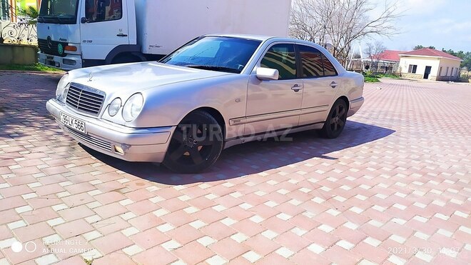Mercedes E 300 1999, 447,046 km - 3.0 л - Şirvan
