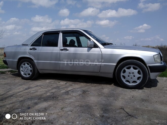 Mercedes 190 1992, 25,000 km - 2.0 l - Salyan