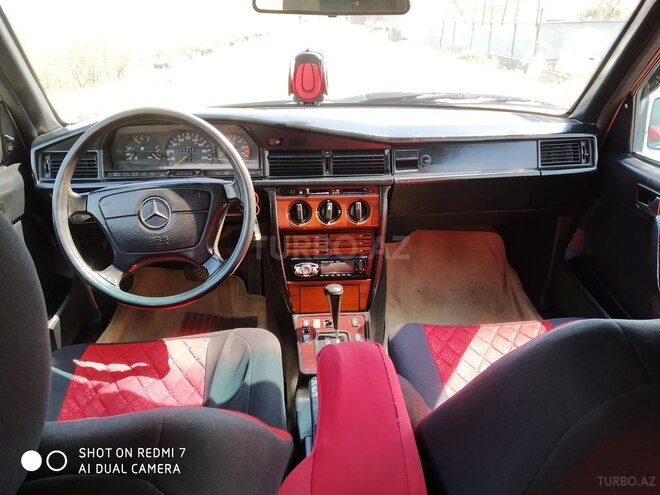 Mercedes 190 1992, 25,000 km - 2.0 l - Salyan