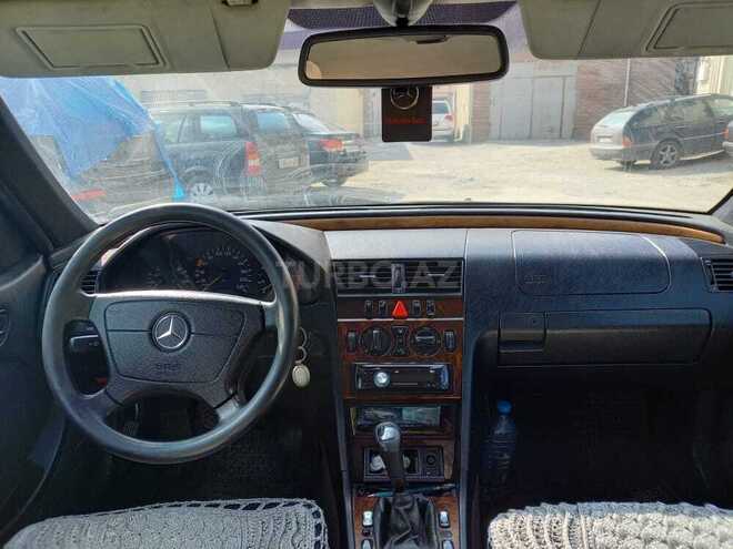 Mercedes C 220 1999, 423,636 km - 2.2 l - Bakı