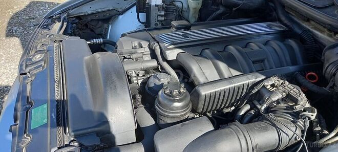 BMW 528 1996, 330,000 km - 2.8 l - Bakı