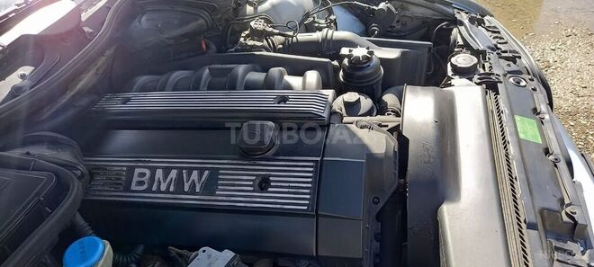BMW 528 1996, 330,000 km - 2.8 l - Bakı