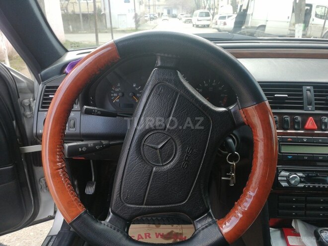 Mercedes C 200 1998, 186,321 km - 2.0 l - Sumqayıt