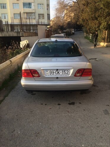 Mercedes E 200 1999, 406,000 km - 2.0 l - Bakı
