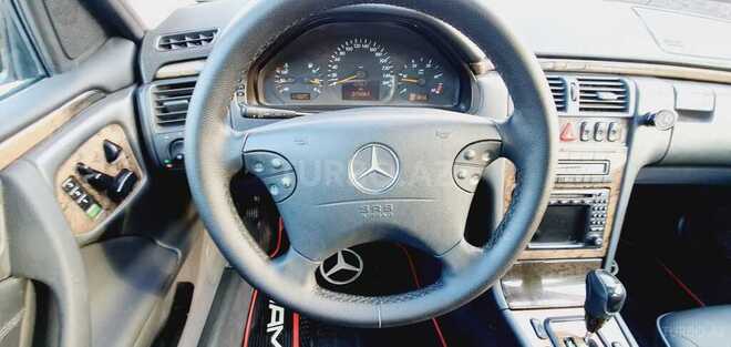Mercedes E 320 2001, 375,000 km - 3.2 l - Bakı