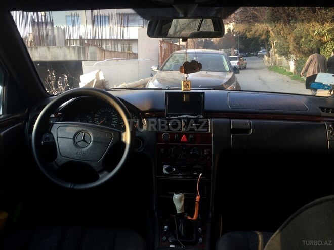 Mercedes E 200 1999, 406,000 km - 2.0 l - Bakı