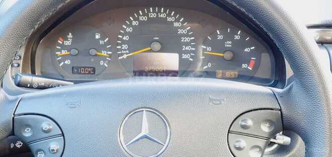 Mercedes E 320 2001, 375,000 km - 3.2 l - Bakı