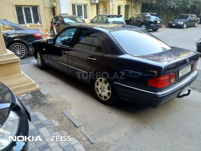 Mercedes E 300 1998, 260,000 km - 3.0 l - Bakı