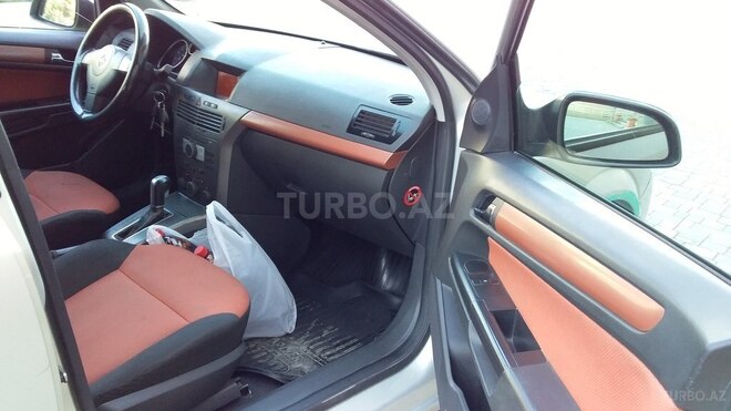 Opel Astra 2005, 256,000 km - 1.8 l - Bakı